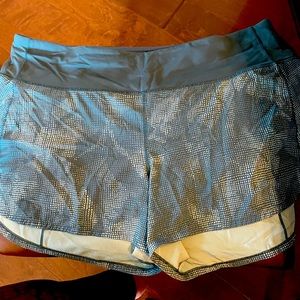 Lululemon size 12 EUC shorts
